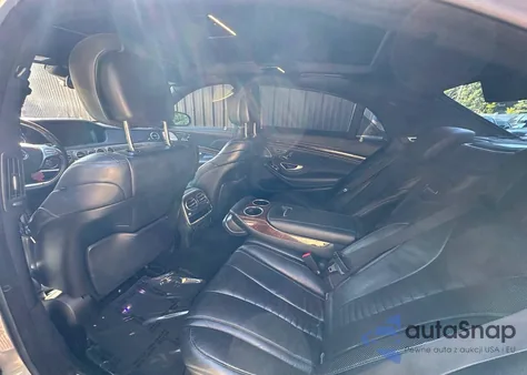 2015 Mercedes-Benz S 550 4Matic z USA, uszkodzony, nr VIN WDDUG8FB7FA092737